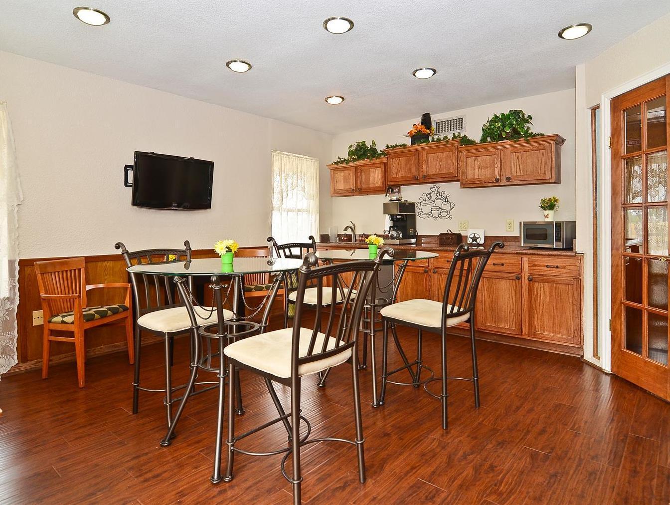 Americas Best Value Inn Refugio Екстериор снимка